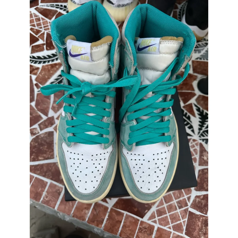 Men's Nike Air Jordan 1 High OG Turbo Green Size 8.5 goat Certified 555088-311